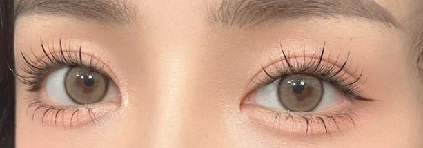 DeQi lança cílios finos, macios e confortáveis ​​para maquiagem natural aprimorada dos olhos